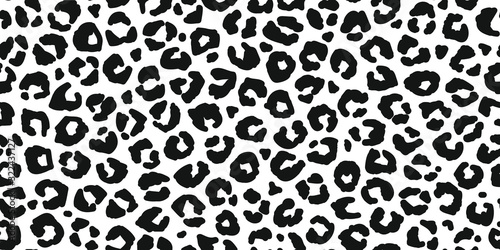 Seamless leopard fur pattern. Fashionable wild leopard print background.