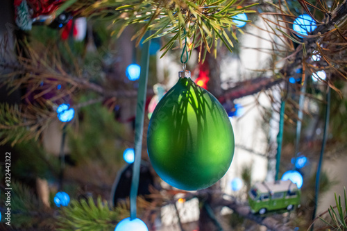 Obraz na płótnie Green Christmas Ornament Teardrop w salonie