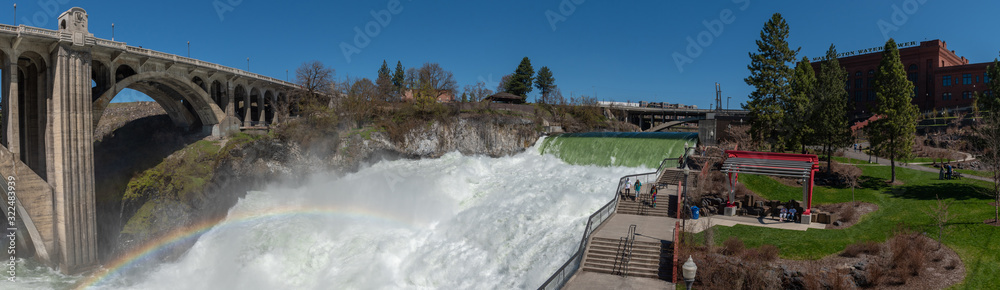 Fototapeta premium Lower Spokane Falls & Huntington Park Panorama