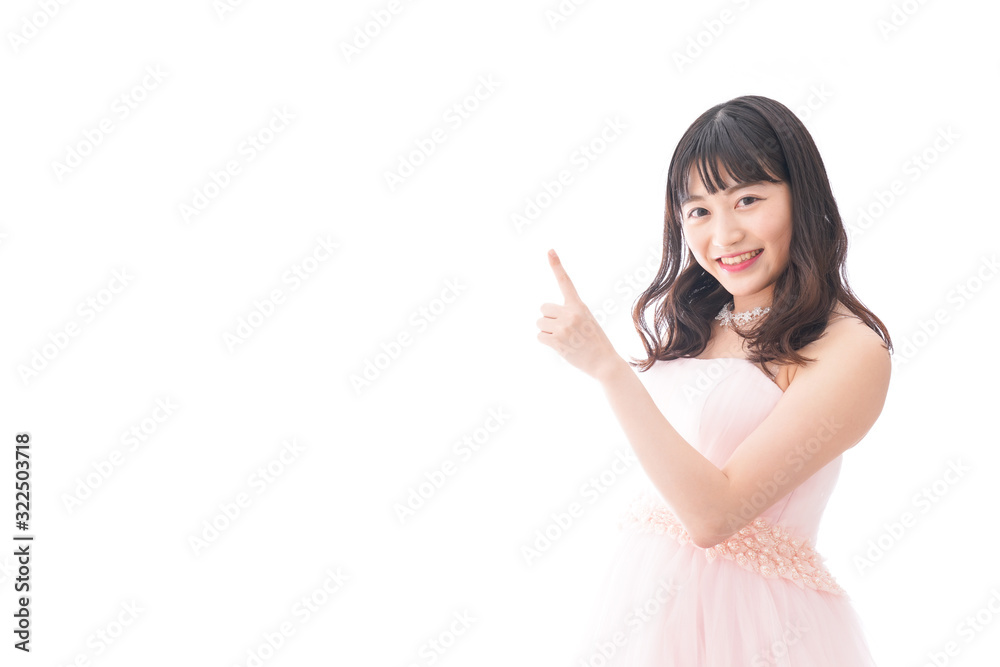 ポイントを指差す若い花嫁