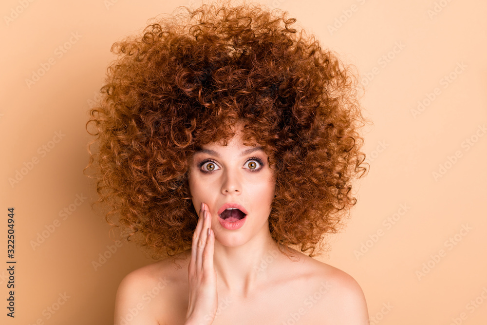 Obraz premium Close up photo beautiful foxy she her wear no clothes nude lady curls fashion procedure stylist perms roller curlers salon oh no expression knows too much eyes full fear isolated beige background
