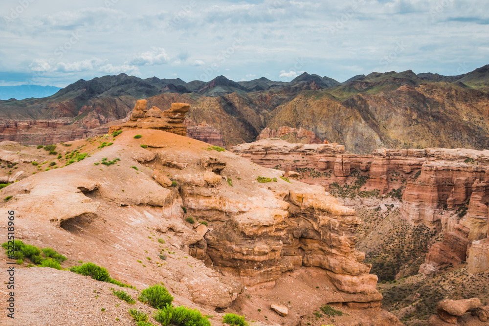Obraz premium view of the canyon against a cloudy, stormy sky