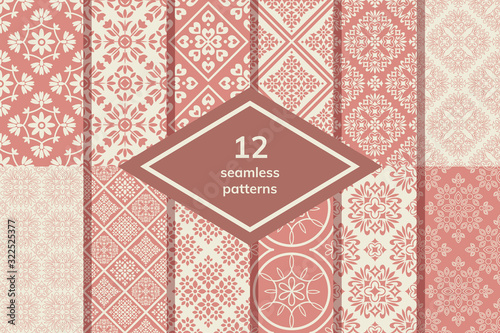 Seamless patterns set