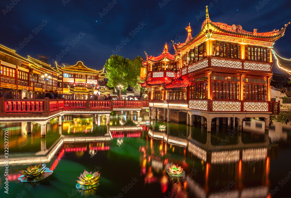 beautiful shanghai yuyuan garden at night beautiful shanghai yuyuan garden at night