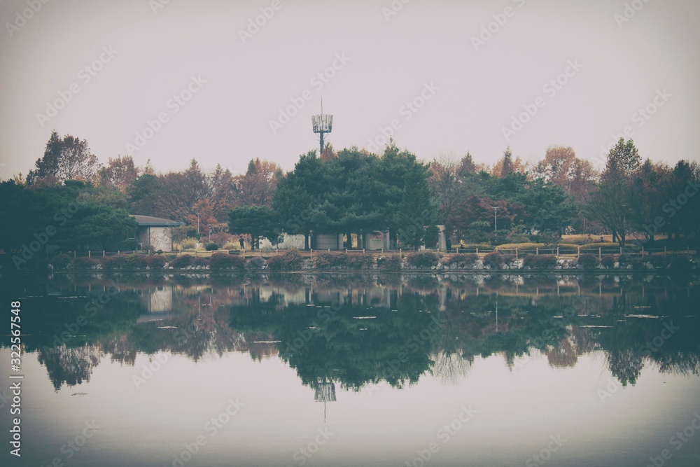 Fototapeta premium Lake view with reflection image