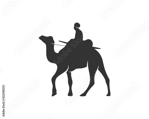Camel logo vector, Animal graphic, Camel design Template illustration © shuttersport