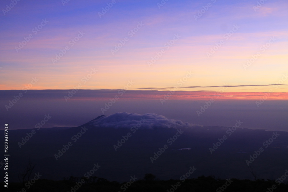 Fototapeta premium sunset in mountains