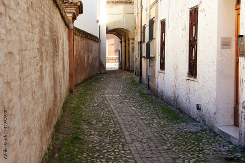 Stretto vicolo nel centro della vecchia citt   di Comacchio in provincia di Ferrara nord Italia. Regione Emilia Romagna.