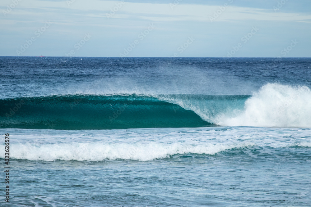 surf wave barrel clarity