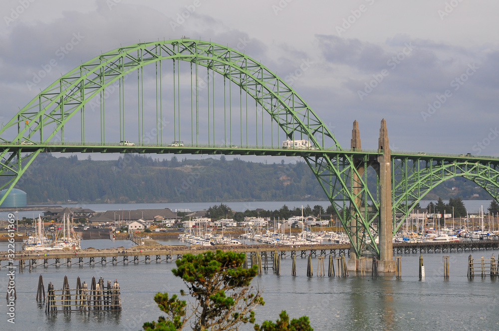 Obraz premium Yaquina Bay Bridge, Newport, Oregon, USA