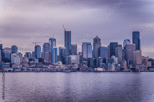 Seattle City Skyline Near Water © Christophe