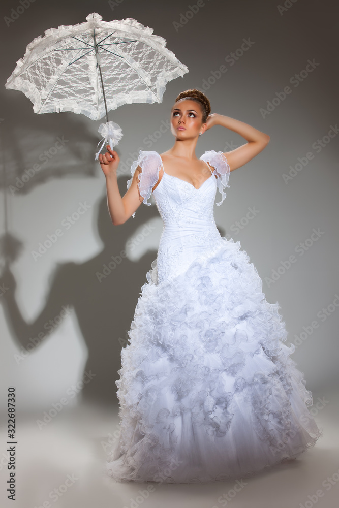 Naklejka premium Young Bride