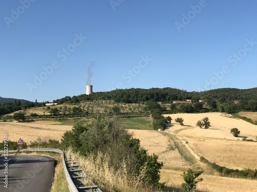 Panorami estivi mozzafiato in Toscana, Italia photo