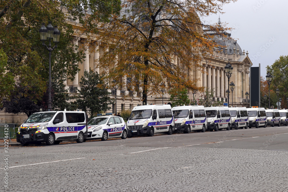 fahrzeuge der französischen nationalpolizei