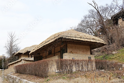 대한민국포항시에있는양동마을입니다옛모습을살리기위해초가집을옛그대로유지하고있는마을입니다 photo