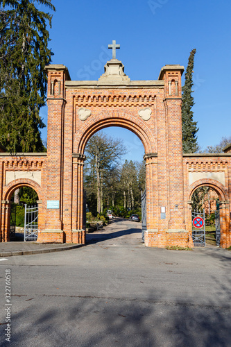 Wiesbaden, Nordfriedhof, Hauptportal. 07.02.2020.