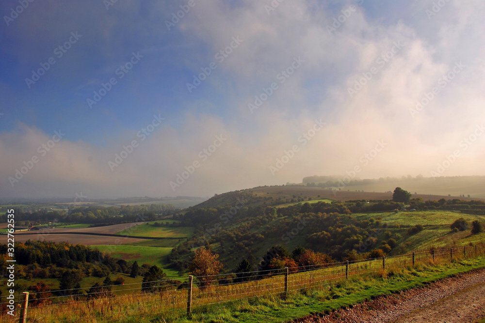 Naklejka premium Wayfarers Walk on Watership Down near Kingsclere North Wessex Downs Hampshire UK