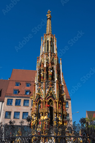 Wallpaper Mural Detail des sogenannten Schönen Brunnen am Hauptmarkt in Nürnberg/Deutschland Torontodigital.ca