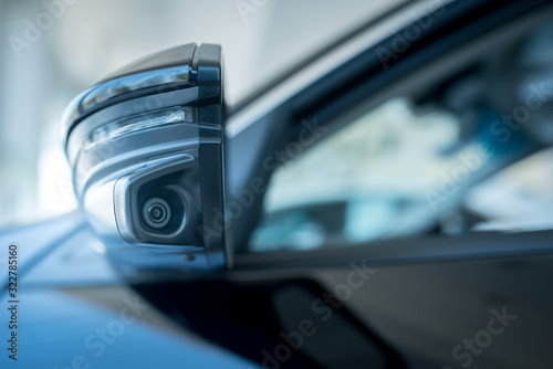 The left-hand mirror camera of the car, the camera helps to find blind spots, increasing the efficiency of seeing the left-turn camera of modern cars.