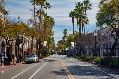 Panorama of the city of Santa Barbara in California © DD25