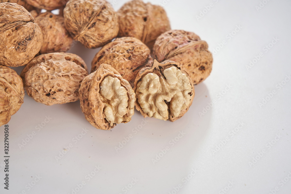 A kind of walnut with lighter color, which grows in Asia and can be used as medicine to achieve the effect of health preservation