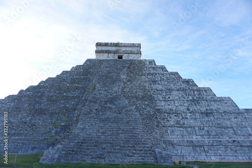 Pirámide Chichen Itzá en el día