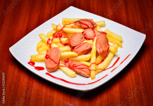 french fries with sausage
