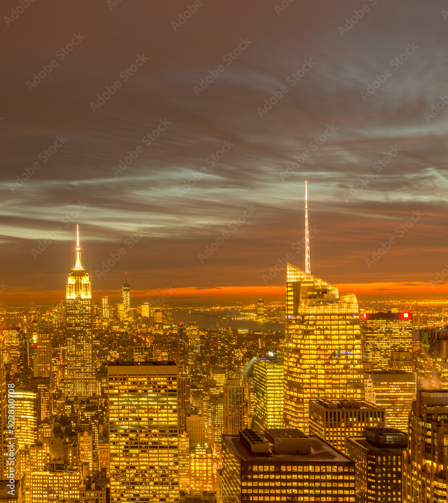 Obraz premium View of New York Manhattan during sunset hours