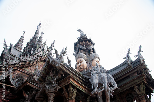 statue of buddha in thailand © Денис Лаврентьев