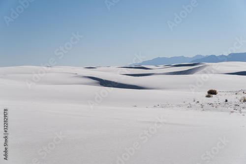 Landscape view of White Sands National Park in Alamogordo, New Mexico. 