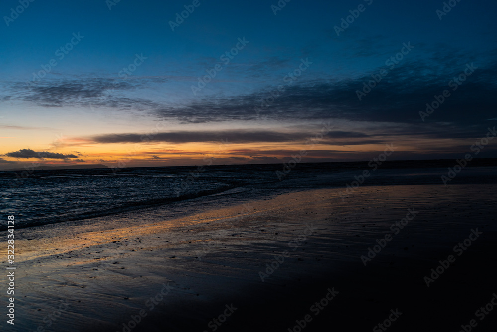 Fototapeta premium sunset over the sea