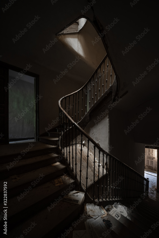 Obraz premium staircase in an old building