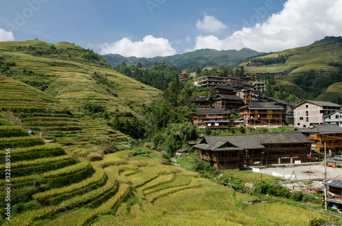 Cultivo de arroz en terrazas en los campos de Longsheng,  China  photo