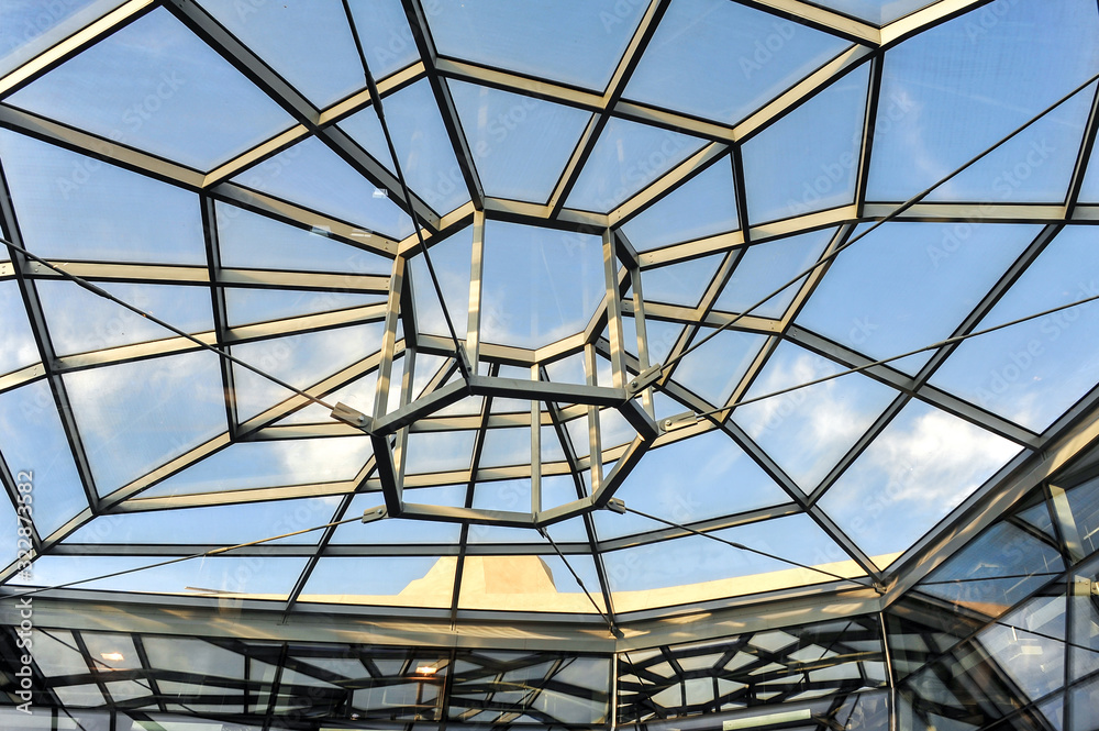 Arc polycarbonate canopy and reinforced concrete construction Arc polycarbonate canopy and reinforced concrete construction