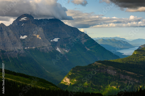 Fototapeta Naklejka Na Ścianę i Meble -  Mountain Peaks in Glacier National Park