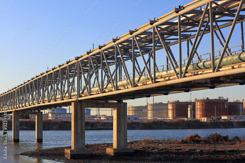 Oil pipelines on bridges