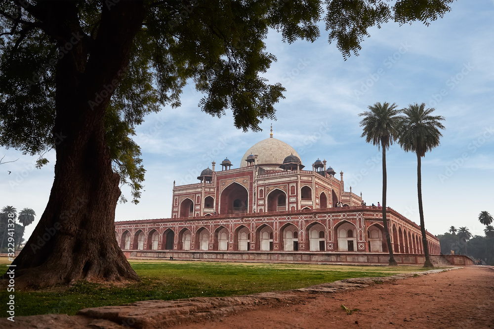 Humayun's tomb is the tomb of the Mughal Emperor Humayun in Delhi, India. Was built in 1569-70