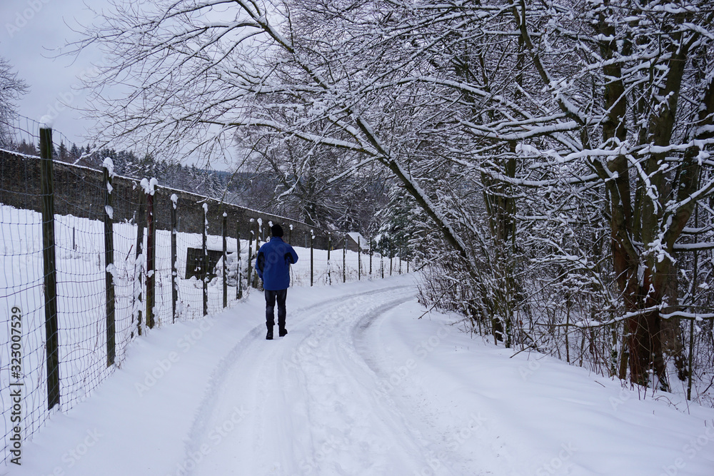 Spaziergang im Klostergarten in Grünhain im Winter