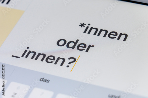 Geschlechtergerechte Sprache: Gendern mit Genderstern oder Unterstrich in moderner Schriftsprache (_innen oder *innen)