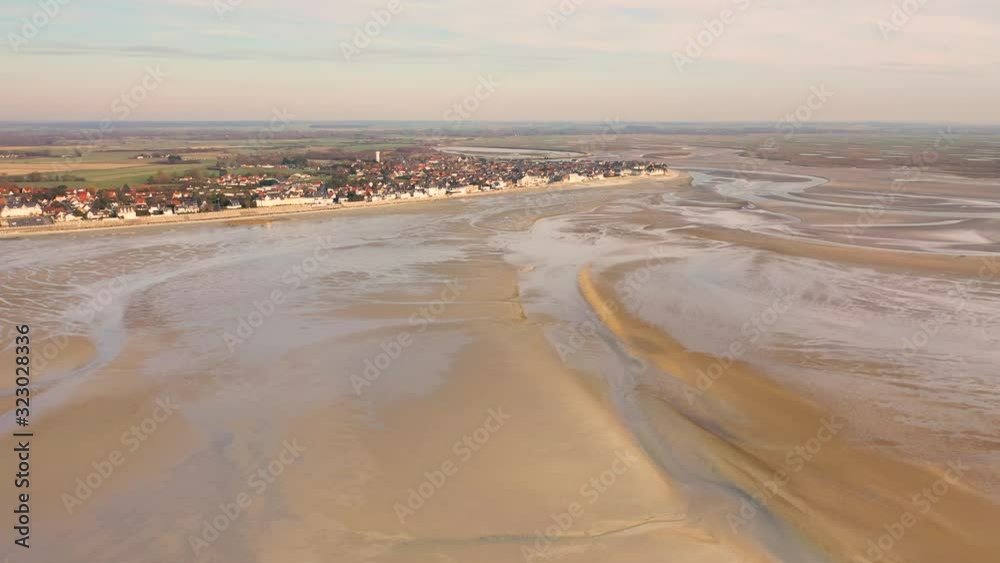 La Baie de Somme en vue aérienne depuis Le Crotoy La Baie de Somme en vue aérienne depuis Le Crotoy