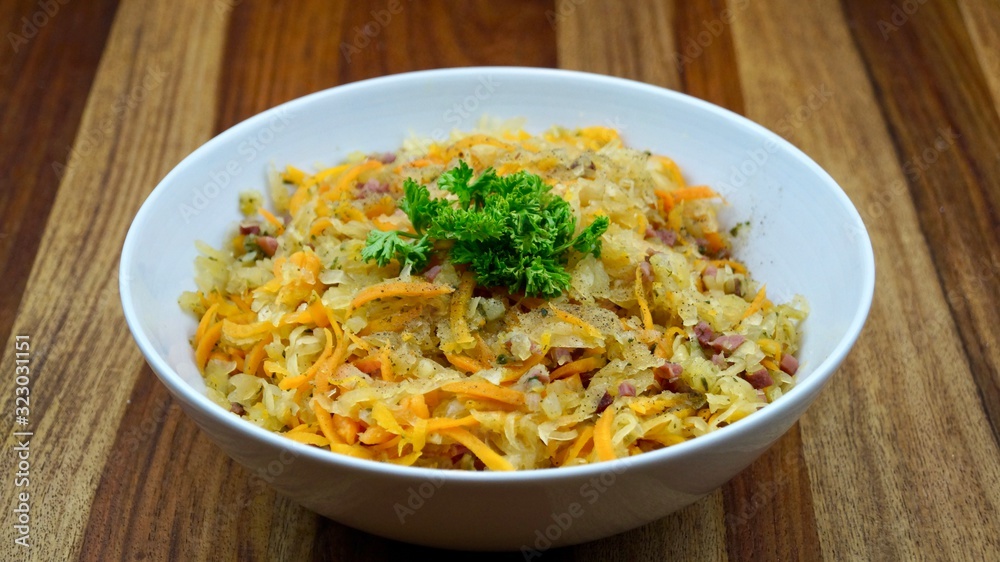 Curry Krautsalat süß-sauer – Orientalisches Krautsalat Rezept Curry Krautsalat süß-sauer – Orientalisches Krautsalat Rezept