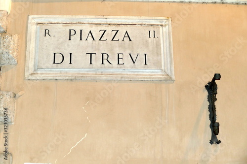 Fototapeta Naklejka Na Ścianę i Meble -  nomi delle strade e piazze di roma,italia