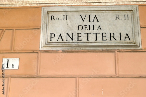 Fototapeta Naklejka Na Ścianę i Meble -  nomi delle strade e piazze di roma,italia