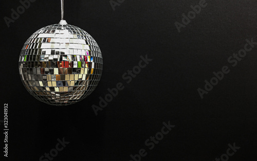 Esfera de disco en fondo negro 