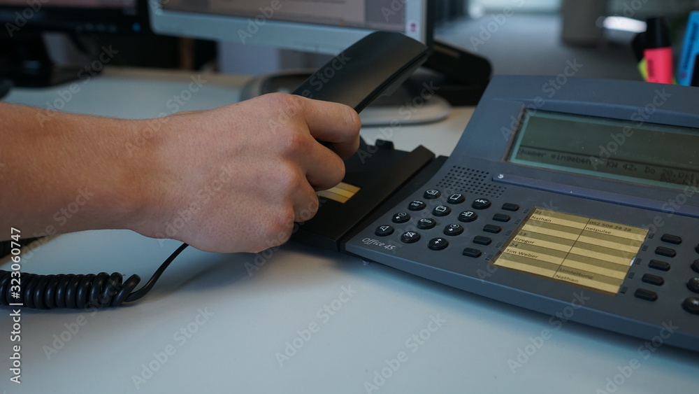 Telefonhöhrer abheben Telefonhöhrer abheben