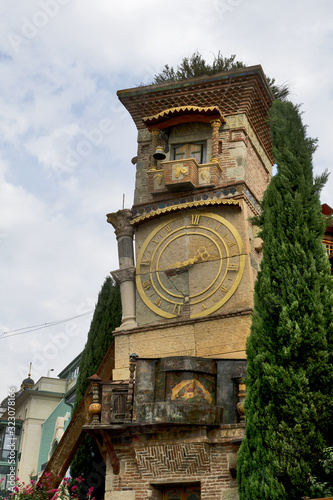 Georgia: Tbilisi - Leaning tower