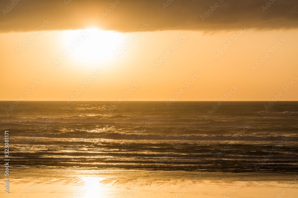 Sonnenuntergang am Muriwai Beach, Auckland