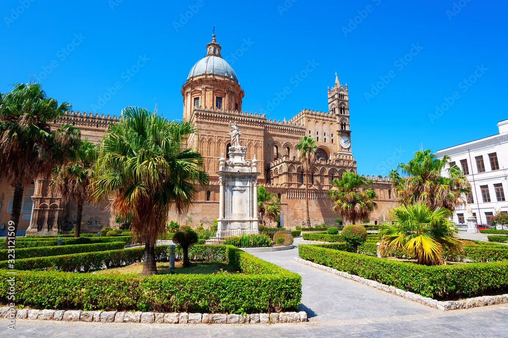 Obraz premium Palermo Cathedral in Palermo city, Sicily, Italy