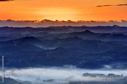 朝靄たなびく九十九谷の朝 © T.Hasebe