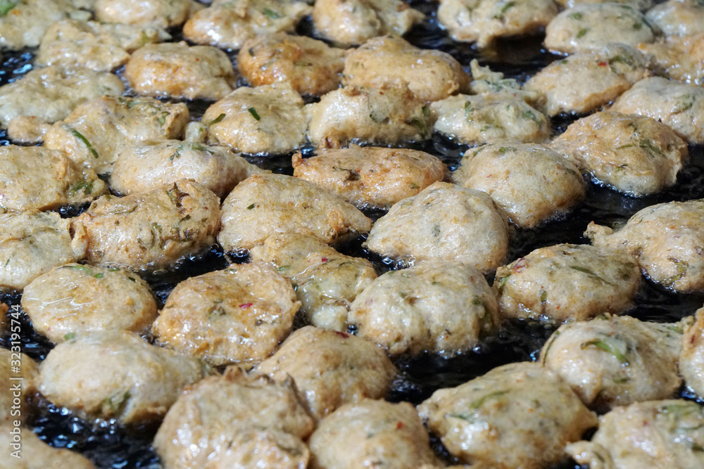 https://asn.ftcdn.net/jpg/03/23/19/58/220_F_323195832_s359YIAi7rkV6ye7YkW2Q0hSIAPk15zj.jpgfried fish-paste balls https://asn.ftcdn.net/jpg/03/23/19/58/220_F_323195832_s359YIAi7rkV6ye7YkW2Q0hSIAPk15zj.jpgfried fish-paste balls